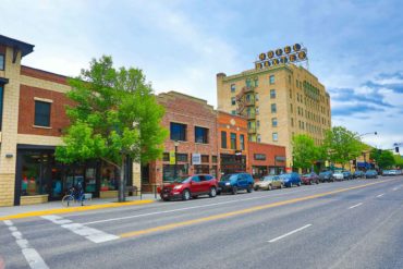 Light traffic flows through downtown Bozeman, Montana. (Shutterstock)